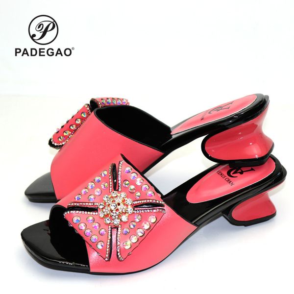 shoe women 2019 italian design women party pumps decorated with rhinestone big girl shoes slip on shoes for lady, Black 
shoe women 2019 italian design women party pumps decorated with rhinestone big girl shoes slip on shoes for lady, Black
