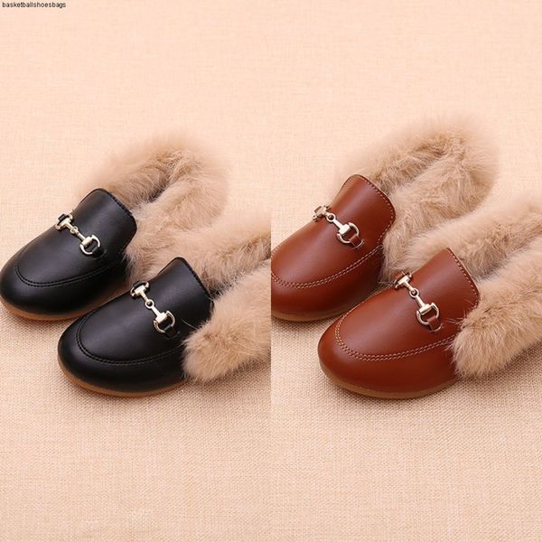 new original kids fashion metal chain shoes winter warm boys girl black brown fur flat rubber non-slip leather velvet fluffy fur kids
new original kids fashion metal chain shoes winter warm boys girl black brown fur flat rubber non-slip leather velvet fluffy fur kids