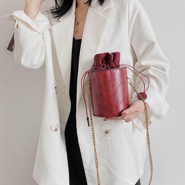small bag female 2020 new female bag summer fashion shoulder messenger ladies wild chain pumping bucket
small bag female 2020 new female bag summer fashion shoulder messenger ladies wild chain pumping bucket