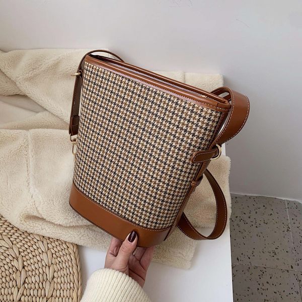 originality design handheld plaid bag women 2019 casual shoulder slung new women's bag bucket tide academic student
originality design handheld plaid bag women 2019 casual shoulder slung new women's bag bucket tide academic student