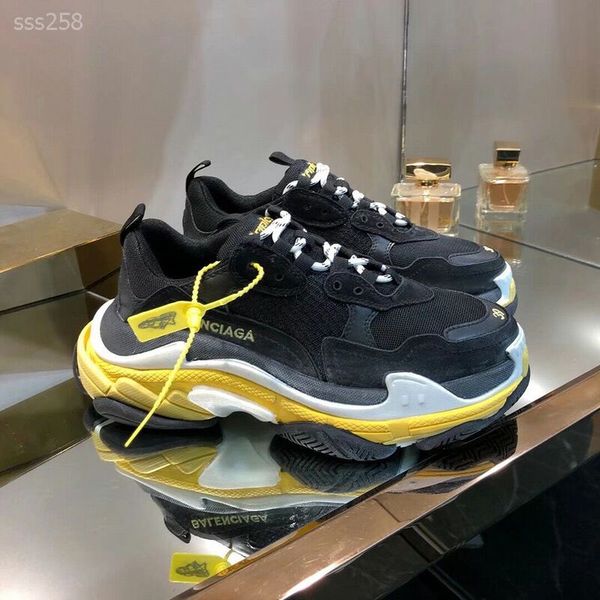 2020 multi luxury triple classic low leisure sneaker combination soles boots mens womens fashion casual shoes high size 36-45, Black
2020 multi luxury triple classic low leisure sneaker combination soles boots mens womens fashion casual shoes high size 36-45, Black