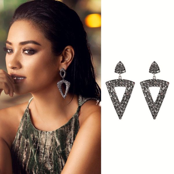 jujia 2020 full rhinestones triangle wedding women drop earrings long earrings for women, Golden
jujia 2020 full rhinestones triangle wedding women drop earrings long earrings for women, Golden