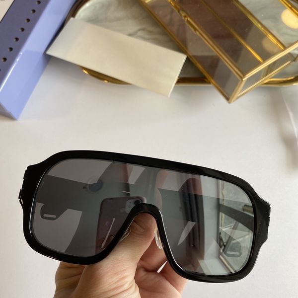 new fashion women sunglasses 0663 men sunglasses simple and generous men sun glasses outdoor uv400 protection eyewear with case, White;black
new fashion women sunglasses 0663 men sunglasses simple and generous men sun glasses outdoor uv400 protection eyewear with case, White;black