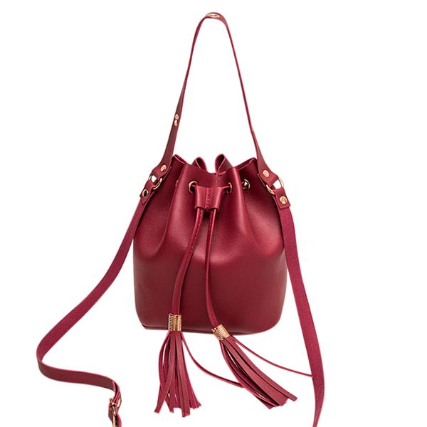 new elegant shoulder bag women wild simple messenger bag for girls fashion ladies classic tassel bucket drawstring k625
new elegant shoulder bag women wild simple messenger bag for girls fashion ladies classic tassel bucket drawstring k625