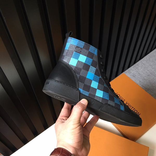 luxury designer2020 calfskin sneakers, printed high-quality shoes men's sports casual high-shoes, Black
luxury designer2020 calfskin sneakers, printed high-quality shoes men's sports casual high-shoes, Black