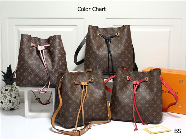 2020 famous designer women handbags shoulder bags ladies tassel litchi profile women messenger bags 100% genuine leather bag
2020 famous designer women handbags shoulder bags ladies tassel litchi profile women messenger bags 100% genuine leather bag