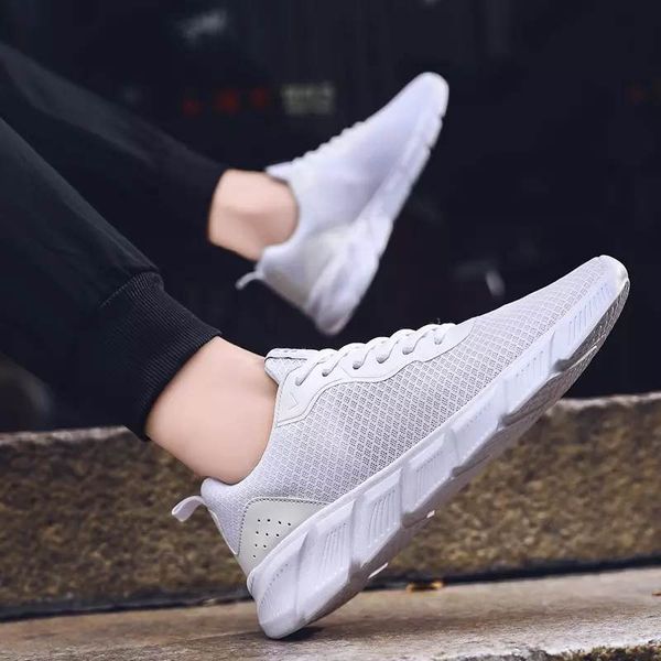 with socks fashion luxury running shoes for men women triple black breathable mens trainers outdoor casual designer sports sneaker, White;red
with socks fashion luxury running shoes for men women triple black breathable mens trainers outdoor casual designer sports sneaker, White;red
