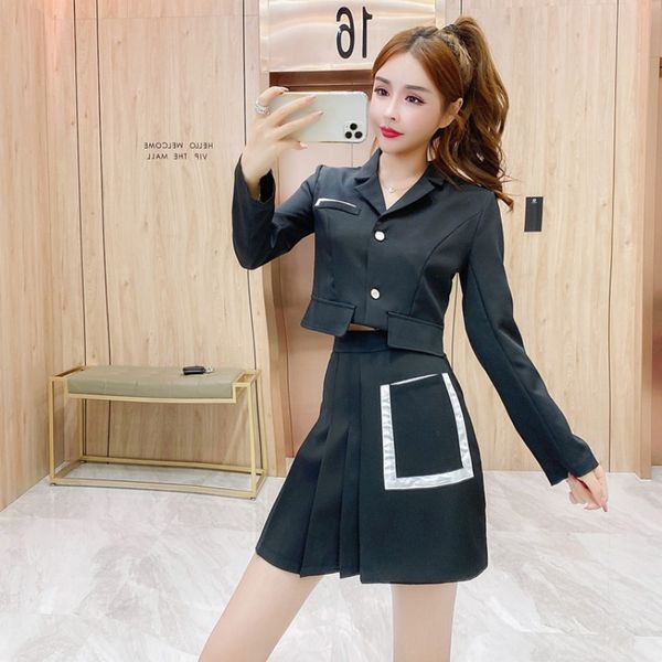 2020 new fashion suit collar short coat high waist slim pleated skirt two-piece suit for women, Black
2020 new fashion suit collar short coat high waist slim pleated skirt two-piece suit for women, Black