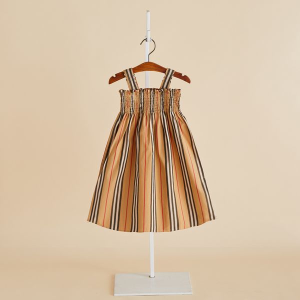 Летние новые детские платья Приморский праздник платья девушки полосатые жилеты
Летние новые детские платья Приморский праздник платья девушки полосатые жилеты