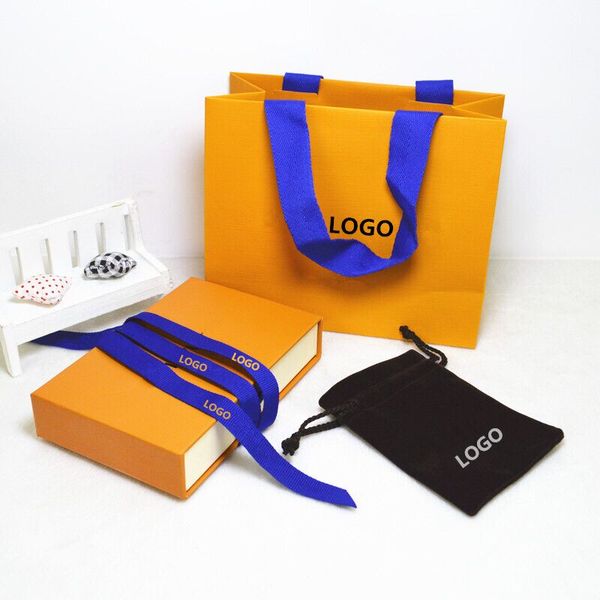 brand high-end gift box l necklace necklace earrings ring box universal models pull box high-end jewelry gift, Black;white
brand high-end gift box l necklace necklace earrings ring box universal models pull box high-end jewelry gift, Black;white