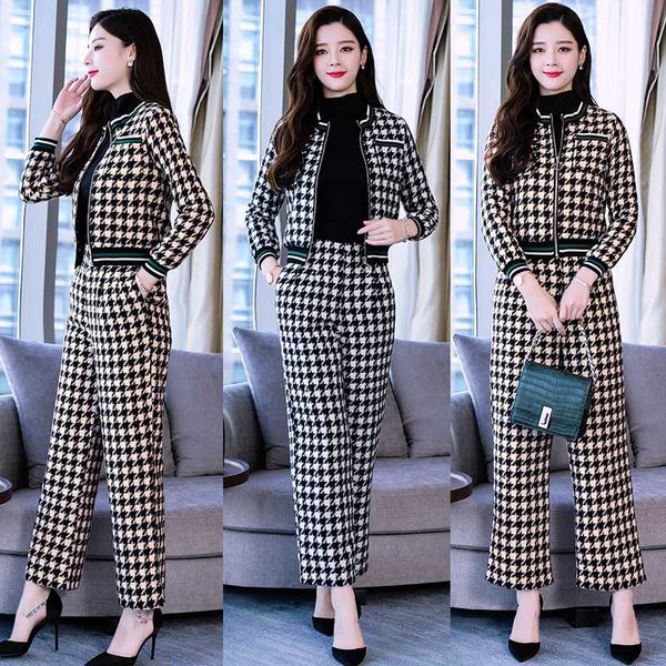 2018 winter women's fashion houndstooth knitted woolen jacket+woolen wide leg pants two-piece sets female retro plaid suits, Gray
2018 winter women's fashion houndstooth knitted woolen jacket+woolen wide leg pants two-piece sets female retro plaid suits, Gray