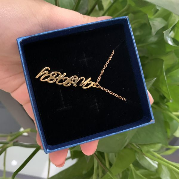 handwriting jewelry custom signature pendant collier femme vertical personalized custom name necklace for women gift
handwriting jewelry custom signature pendant collier femme vertical personalized custom name necklace for women gift
