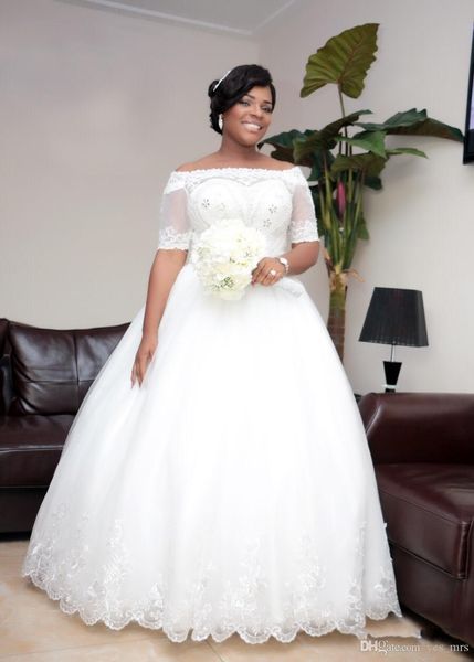 2020 ball gown wedding dresses vintage african off shoulder half sleeves illusion tulle beads crystal button back long formal bridal gowns, White
2020 ball gown wedding dresses vintage african off shoulder half sleeves illusion tulle beads crystal button back long formal bridal gowns, White