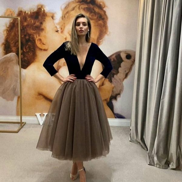 new arrival v neck long sleeve dubai evening dress 2020 black velvet abiye tea length prom dresses evening gown, Black;red
new arrival v neck long sleeve dubai evening dress 2020 black velvet abiye tea length prom dresses evening gown, Black;red