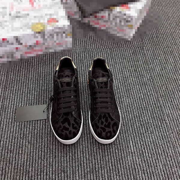 2021 luxurys loafers shoes junior spikes platform designers men women casual shoe bottoms flat trainers sneakers, Black
2021 luxurys loafers shoes junior spikes platform designers men women casual shoe bottoms flat trainers sneakers, Black