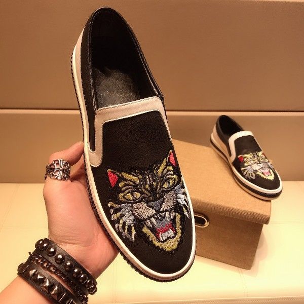 new fashion lok fu shoes summer fashion breathable casual men's casual shoes comfortable lazy shoes, Black
new fashion lok fu shoes summer fashion breathable casual men's casual shoes comfortable lazy shoes, Black