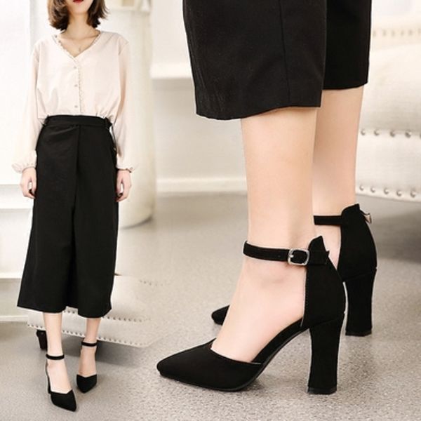 2019 spring and summer new thick-soled high heels pointed wild black suede empty shoes
2019 spring and summer new thick-soled high heels pointed wild black suede empty shoes