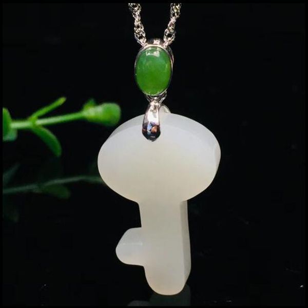 925 sterling silver white хотан jade резные ключ форма значение благоприятный дизайн лаки подвеска + цепи ожерелье изящных ювелирных изделий
925 sterling silver white хотан jade резные ключ форма значение благоприятный дизайн лаки подвеска + цепи ожерелье изящных ювелирных изделий