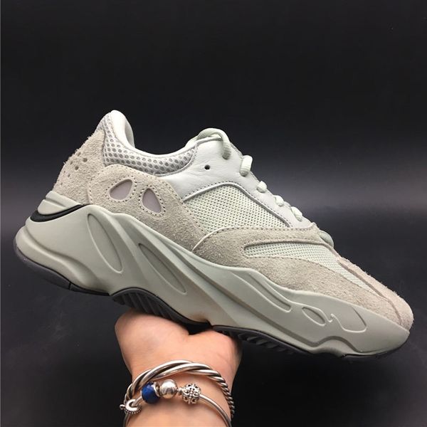 Top Quality Kanye West 700 Salt Wave Runner Luxury Sport Shoes Hot Sale Running Shoes for Men Women Trending Sneakers
Top Quality Kanye West 700 Salt Wave Runner Luxury Sport Shoes Hot Sale Running Shoes for Men Women Trending Sneakers