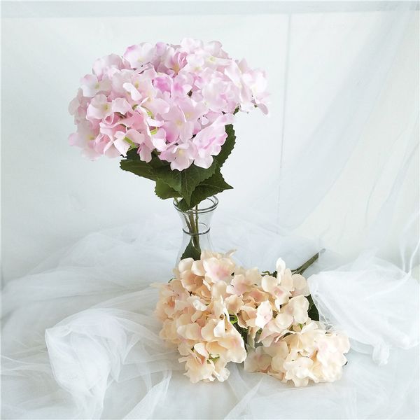 european-style artificial 5 head hydrangea bouquet wedding simulation fake flower home decoration studio shooting decoration
european-style artificial 5 head hydrangea bouquet wedding simulation fake flower home decoration studio shooting decoration