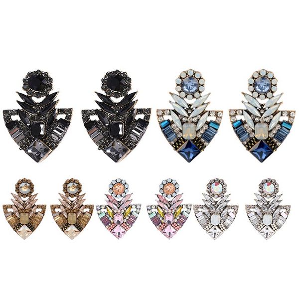 2020 new fashion rhinestone fashion stud earring women trendy jewelry good quality metal with gems stud for women gift, Golden;silver
2020 new fashion rhinestone fashion stud earring women trendy jewelry good quality metal with gems stud for women gift, Golden;silver