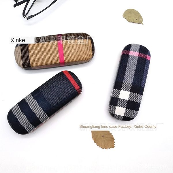iron myopia packaging box british plain case presbyopic glasses case presbyopic glasses storage box
iron myopia packaging box british plain case presbyopic glasses case presbyopic glasses storage box