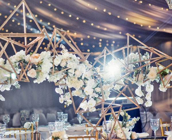 6sets)3pcs/set) new wedding metal arch party backdrop hexagonal flower stand centerpiece vases table decoration senyu1453
6sets)3pcs/set) new wedding metal arch party backdrop hexagonal flower stand centerpiece vases table decoration senyu1453