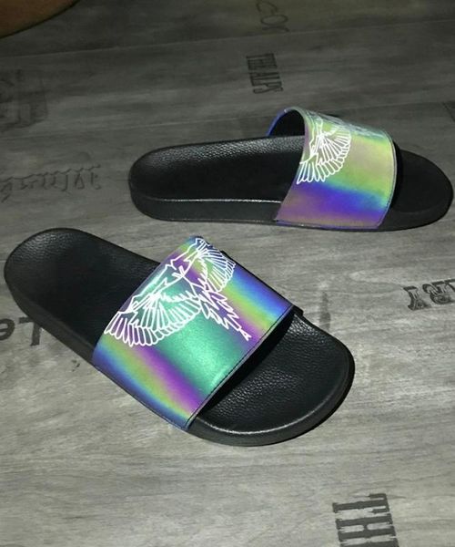 2020 summer new women casual reflective slippers flat heel comfortable beach slippers flip flops fashion sandals, Black
2020 summer new women casual reflective slippers flat heel comfortable beach slippers flip flops fashion sandals, Black