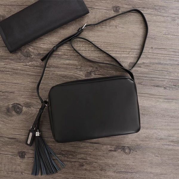 classic fashionable handbags purse flap bag single shoulder crossbody bag zipper camera messenger package tassel decoration
classic fashionable handbags purse flap bag single shoulder crossbody bag zipper camera messenger package tassel decoration
