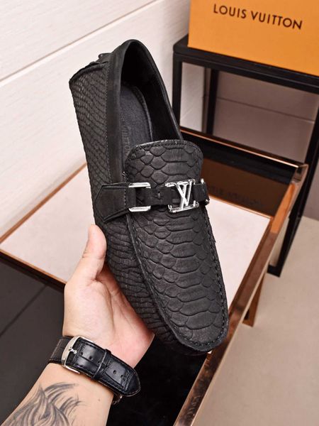 2019 striped leather men's leather shoes, hot trend casual shoes, with original packaging shoe box delivery, yardage: 38-44
2019 striped leather men's leather shoes, hot trend casual shoes, with original packaging shoe box delivery, yardage: 38-44