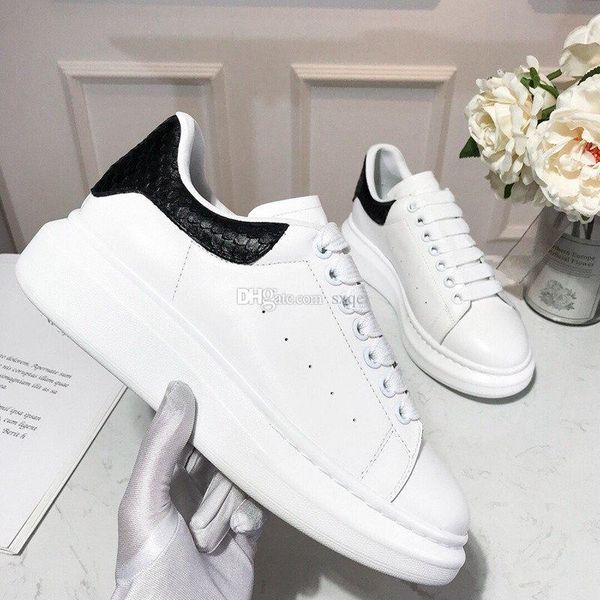 2019 luxury designer mens shoes branded outdoor casual designer sports shoes fashion lace-up flat casual shoes size 38-45 5 colors, Black
2019 luxury designer mens shoes branded outdoor casual designer sports shoes fashion lace-up flat casual shoes size 38-45 5 colors, Black