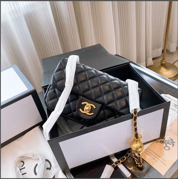 the latest spring/summer , the new summer women's metal chain bag, soft and wear-resistant, super capacity, size 19*7*12cm
the latest spring/summer , the new summer women's metal chain bag, soft and wear-resistant, super capacity, size 19*7*12cm