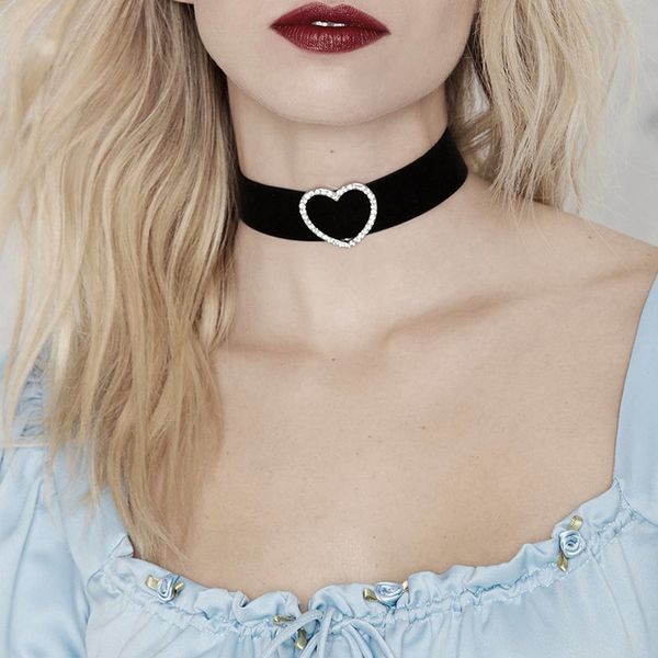 stylish rhinestone heart choker necklace for women fashion jewelry black velvet necklace simple wide collares kolye gift xx91, Golden;silver
stylish rhinestone heart choker necklace for women fashion jewelry black velvet necklace simple wide collares kolye gift xx91, Golden;silver