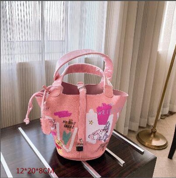 on the new food basket bag graffiti bag high-end quality counter the latest stars with the necessary money
on the new food basket bag graffiti bag high-end quality counter the latest stars with the necessary money