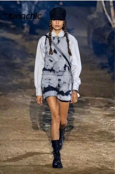 chic 2020 runway high-quality fashion women's rendering washed denim straps jumpsuit shorts cross backless design, Blue
chic 2020 runway high-quality fashion women's rendering washed denim straps jumpsuit shorts cross backless design, Blue