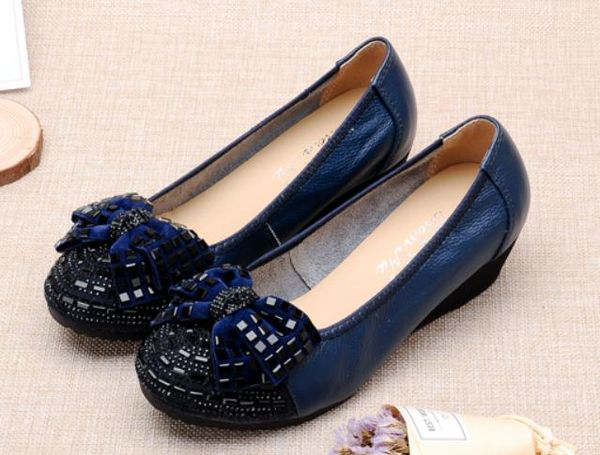 2019 women's shoes in spring and autumn with new style slope heel round head bowknot mother shoes@3002, Black
2019 women's shoes in spring and autumn with new style slope heel round head bowknot mother shoes@3002, Black