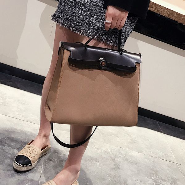 retro fashion bag 2020 autumn and winter new women's bag briefcase tide handbag shoulder messenger
retro fashion bag 2020 autumn and winter new women's bag briefcase tide handbag shoulder messenger