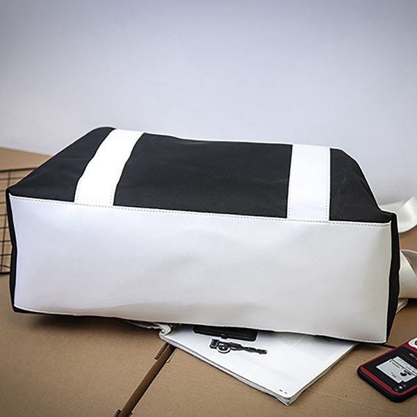 fashion bags men and women large-capacity handbags short-distance travel luggage zipper shoulder bag
fashion bags men and women large-capacity handbags short-distance travel luggage zipper shoulder bag