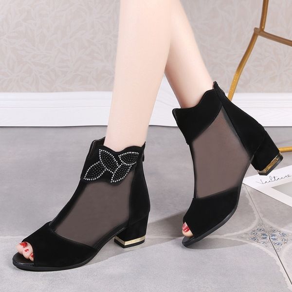 lucyever elegant ladies black air mesh high square heel sandals summer 2019 peep toe crystal floral black pumps shoes woman y200702
lucyever elegant ladies black air mesh high square heel sandals summer 2019 peep toe crystal floral black pumps shoes woman y200702