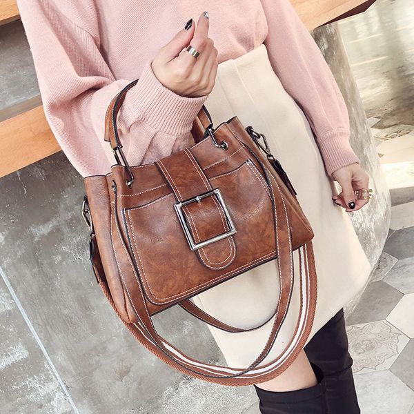 angel2019 woman wind portable bucket package will belt single shoulder messenger broadband bale
angel2019 woman wind portable bucket package will belt single shoulder messenger broadband bale