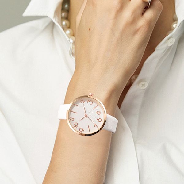 women classic quartz watches large round dial with pu leather band @m23, Slivery;brown
women classic quartz watches large round dial with pu leather band @m23, Slivery;brown