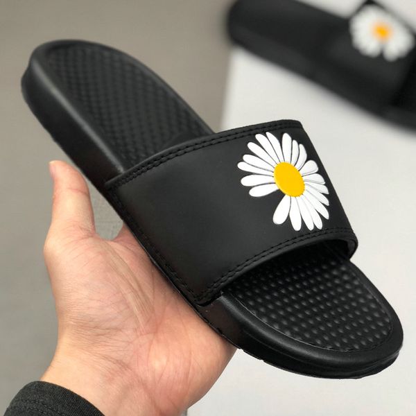 2020 new men women slide slippers beach sandals designer shoes luxury summer fashion street wide flat slippery sandals slipper flip flop, Black
2020 new men women slide slippers beach sandals designer shoes luxury summer fashion street wide flat slippery sandals slipper flip flop, Black