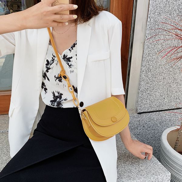2020 new shoulder bag women's casual fashion korean version retro fashion semicircle saddle bag
2020 new shoulder bag women's casual fashion korean version retro fashion semicircle saddle bag