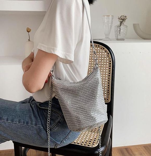 2020 summer new wave diamond bucket bag simple large capacity fashion portable crossbody bag
2020 summer new wave diamond bucket bag simple large capacity fashion portable crossbody bag