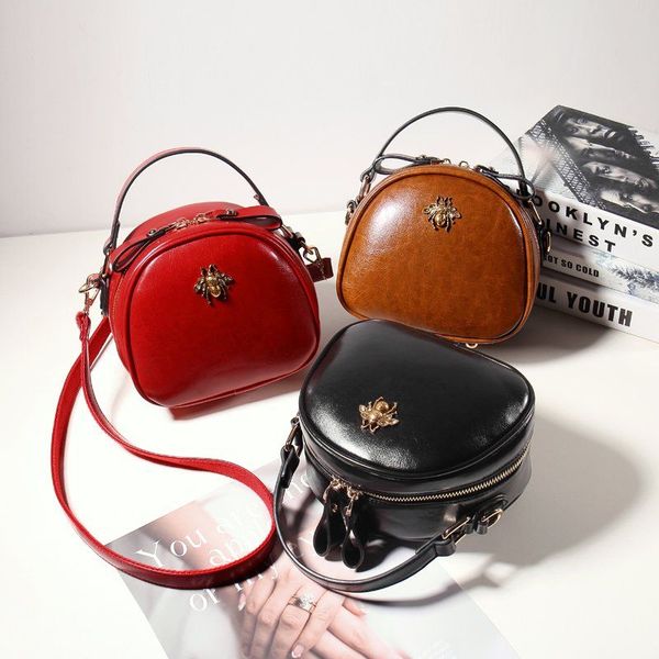 2020 new small bee female bag tide leather texture small round bag korean version of the wild shoulder messenger bag
2020 new small bee female bag tide leather texture small round bag korean version of the wild shoulder messenger bag