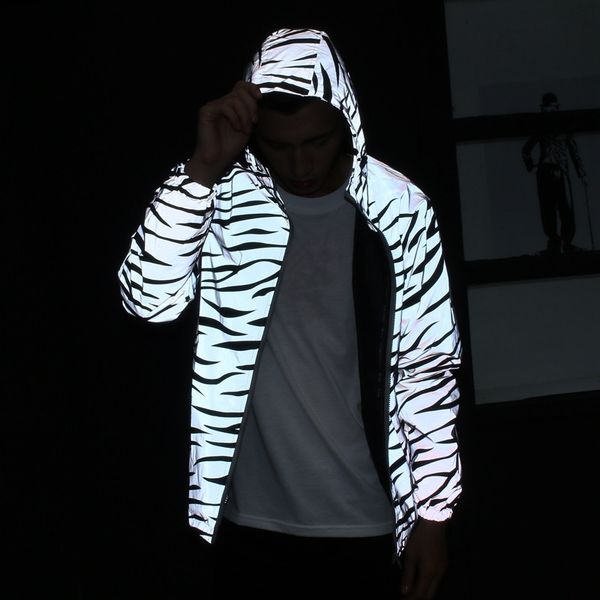designer european and american trend of men's striped reflective assault windbreaker jacket spring and youth lifestyle night run reflec, Black;brown
designer european and american trend of men's striped reflective assault windbreaker jacket spring and youth lifestyle night run reflec, Black;brown