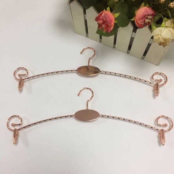 rose gold metal lingerie hanger, bra hanger, underwear hanger with 2 clips, bra underwear rack zc0324
rose gold metal lingerie hanger, bra hanger, underwear hanger with 2 clips, bra underwear rack zc0324