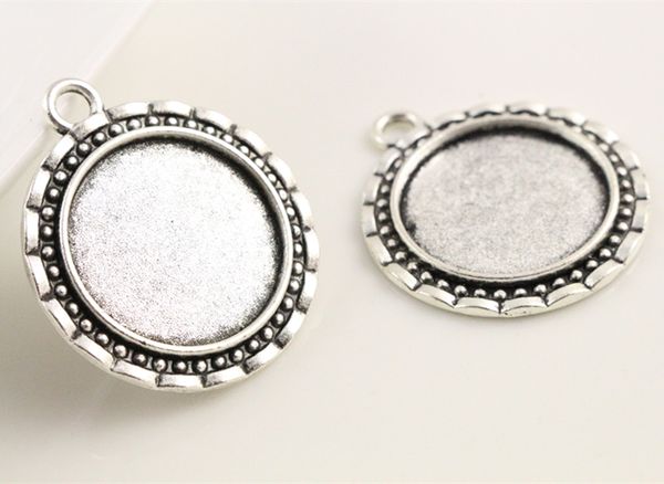 10pcs 20mm inner size antique silver plated and bronze line style cabochon base setting charms pendant, Blue;slivery
10pcs 20mm inner size antique silver plated and bronze line style cabochon base setting charms pendant, Blue;slivery