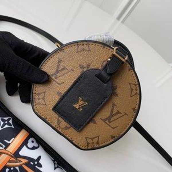 designer bag original women nicolas mini boite chapeau souple bag real leather flower fashion luxury bag clutches evening
designer bag original women nicolas mini boite chapeau souple bag real leather flower fashion luxury bag clutches evening