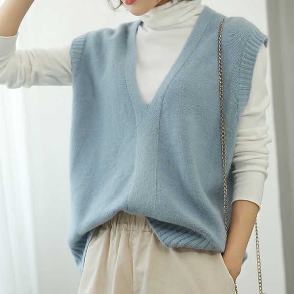 european and american trend women's sleeveless sweater short section solid color v-neck cashmere coat vest loose comfortable new, Black;white
european and american trend women's sleeveless sweater short section solid color v-neck cashmere coat vest loose comfortable new, Black;white